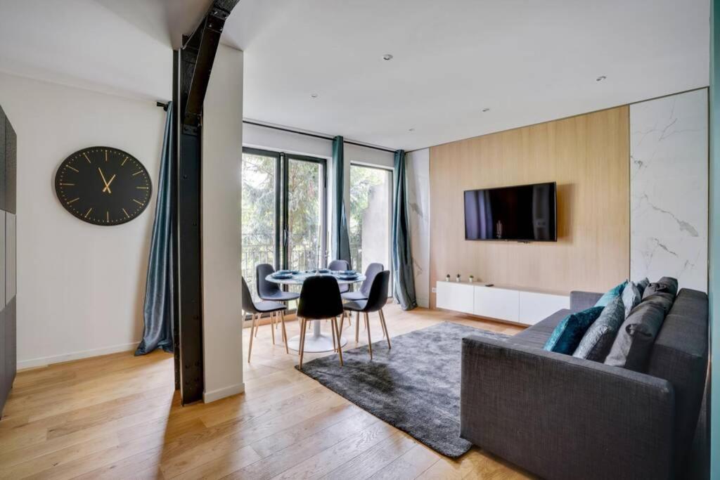 Suite Luxury République París Exterior foto